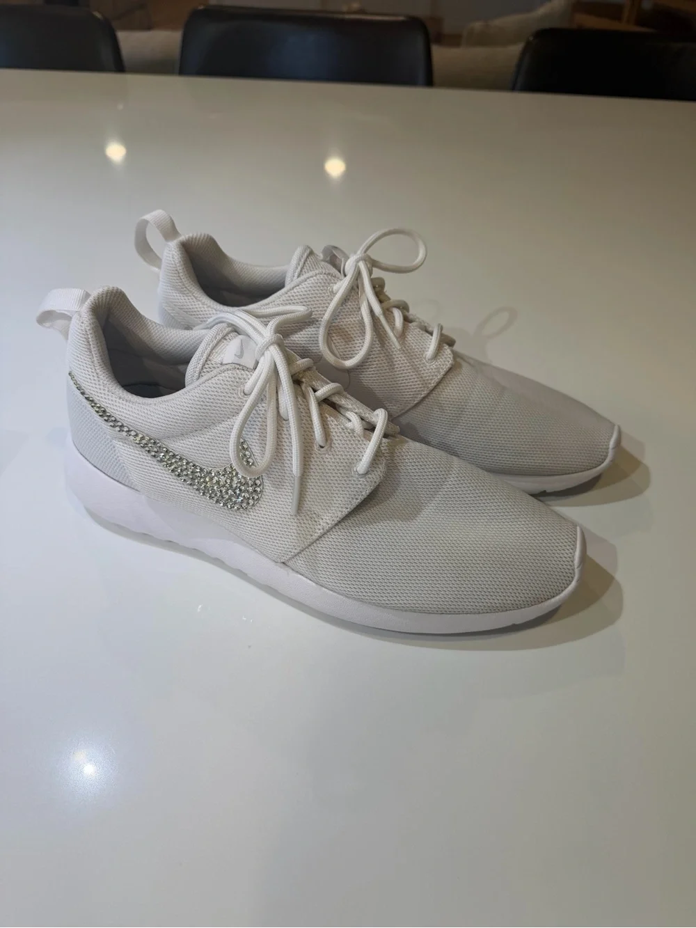 Nike Women’s White Lightweight Running Shoes with Rhinestone Swoosh Size 10